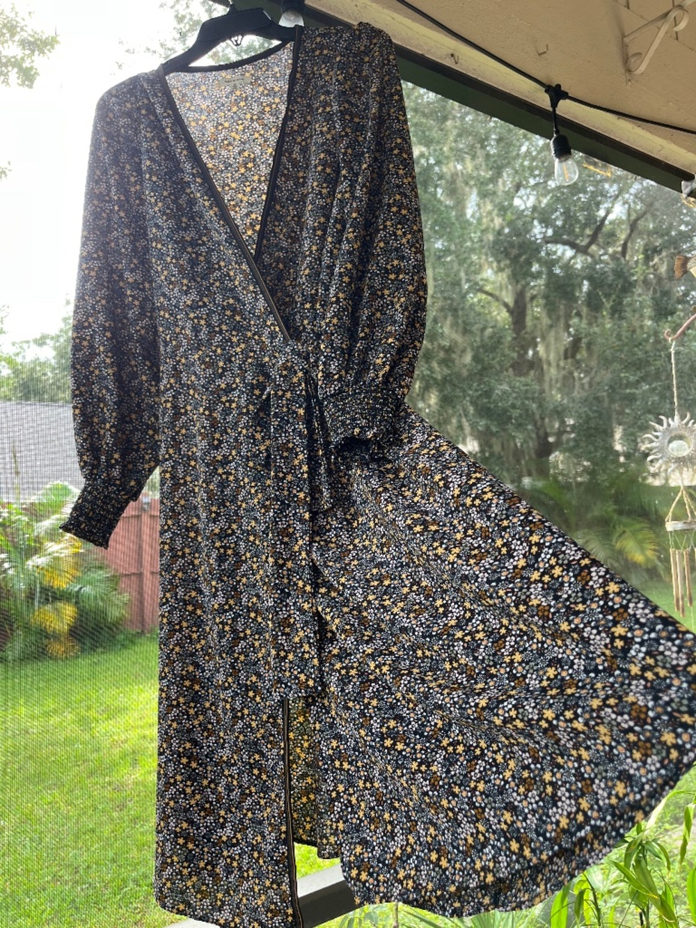 Max Studio black and yellow ditsy floral wrap v neck size XL